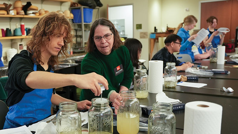Headshot of Ginny Carlton